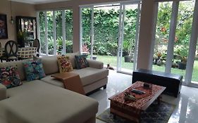 Villa Rumah Kono
